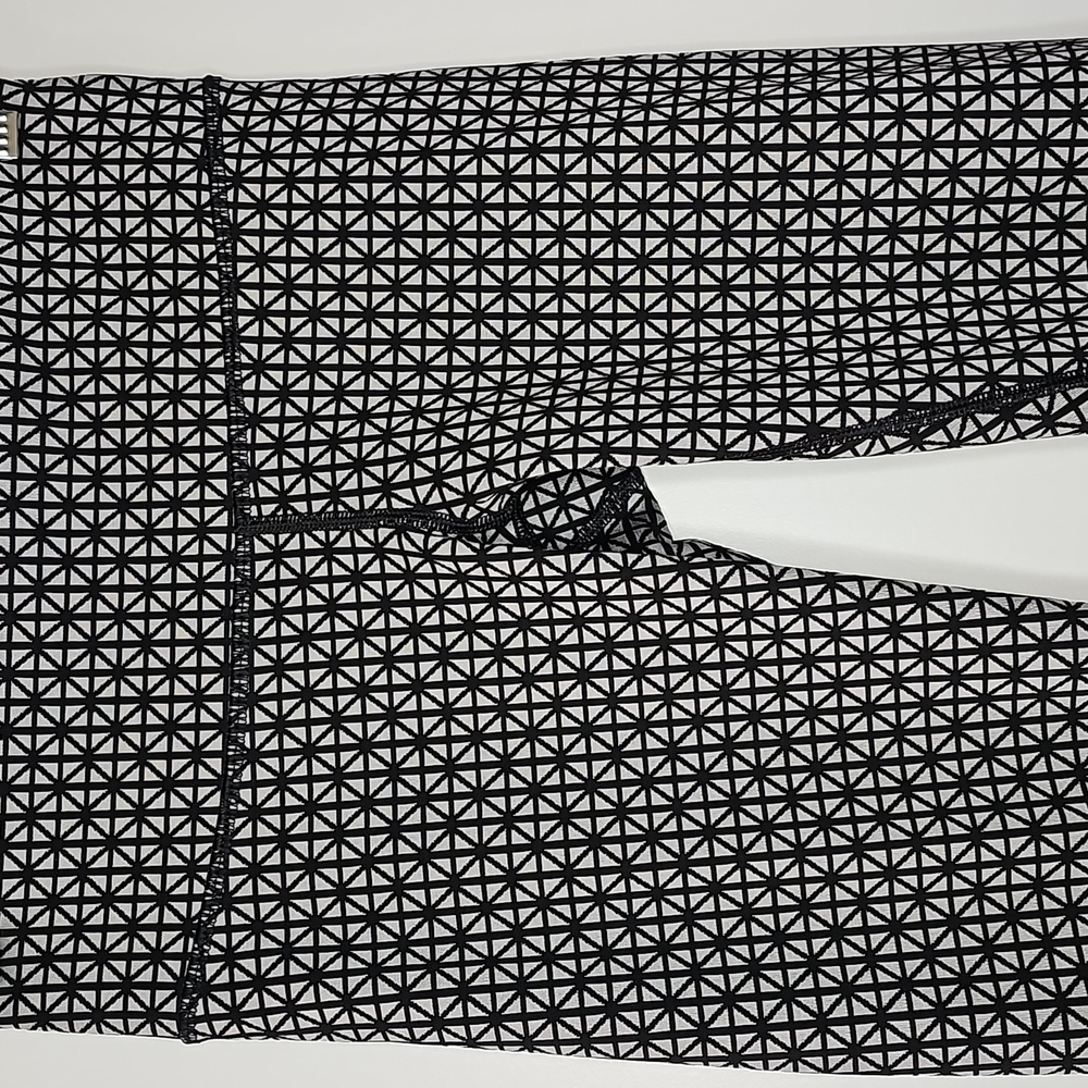 224. Lululemon Tri Geo Wunder Under leggings
